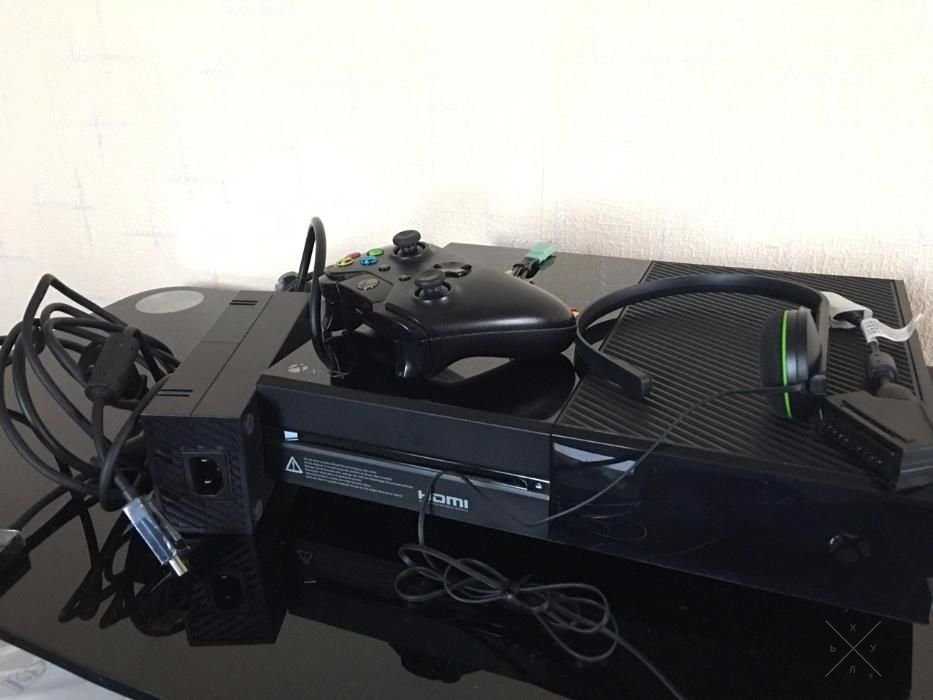 Игровая приставка XBox One 500Gb