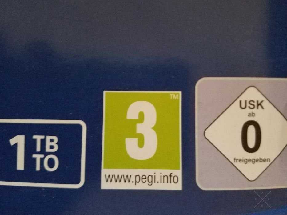 Игровая приставка SONY Playstation 4 (1Tb) + 2 Dualshock 4