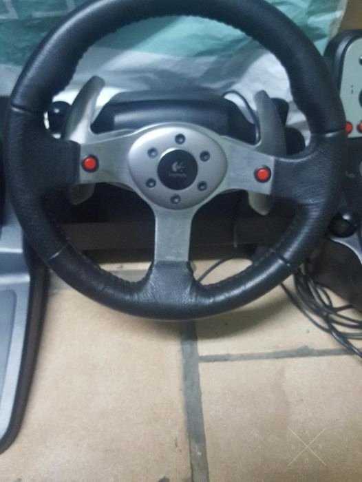Игровая приставка( руль )Logitech G25