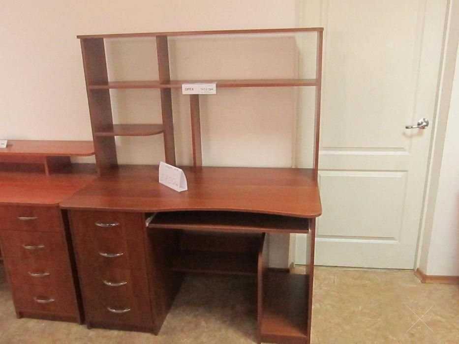 крупные компьютерные столы