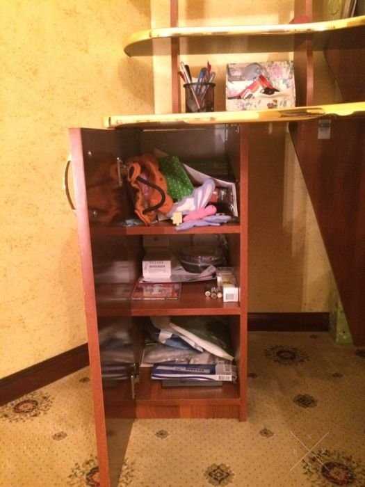Продам стол компьютерный