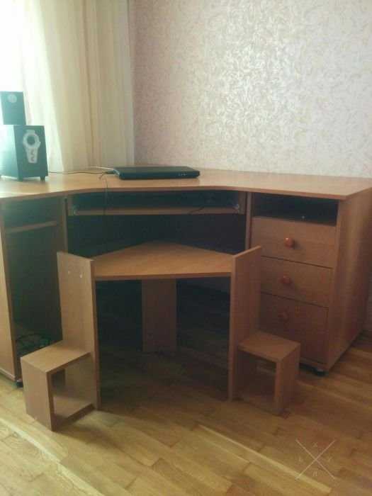 стол компьютерный