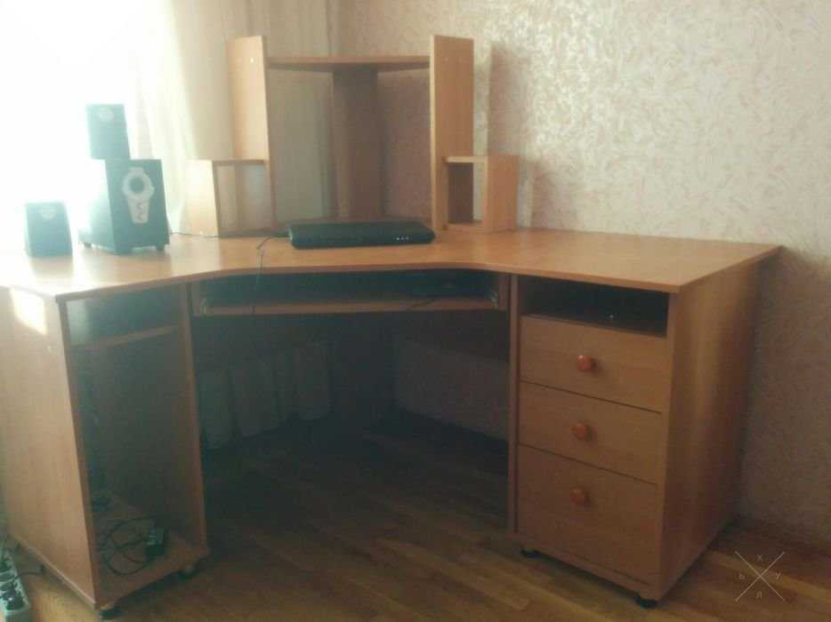 стол компьютерный