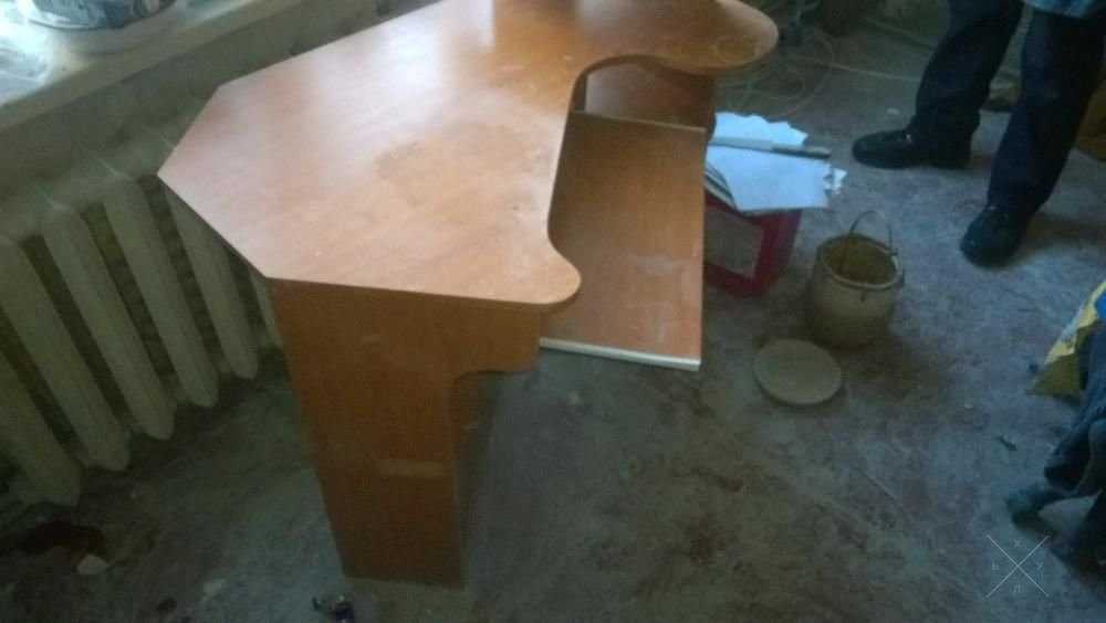 продам письменный, компьютерный стол. Продам письмовий стіл