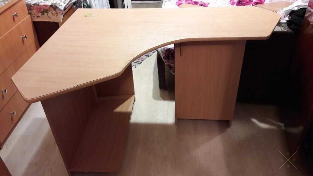 продам компьютерный стол