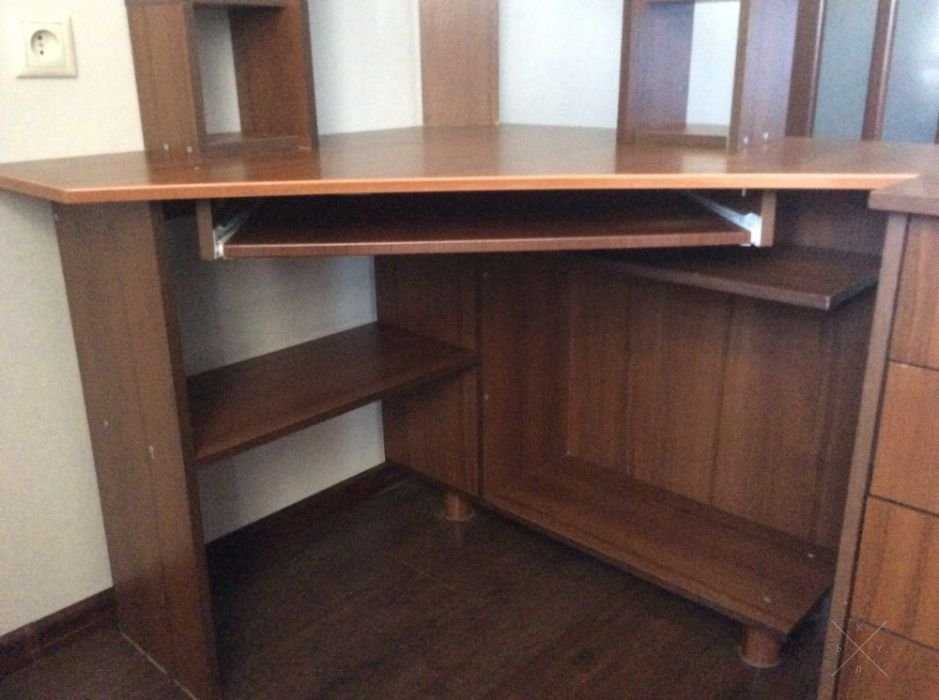 Компьютерный стол