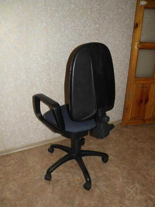Продам компьютерное кресло