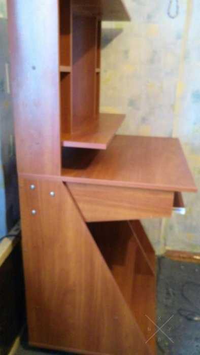 Стол компьютерный