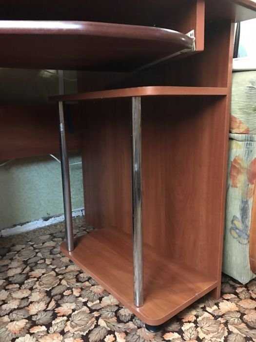 Продам компьютерный письменный стол