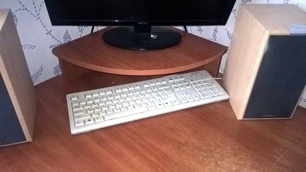 стол компьютерный