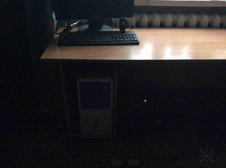 Компьютерный стол