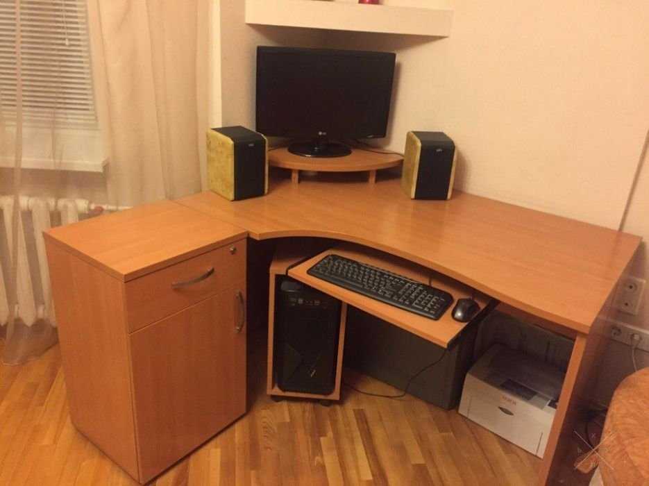 Компьютерный стол