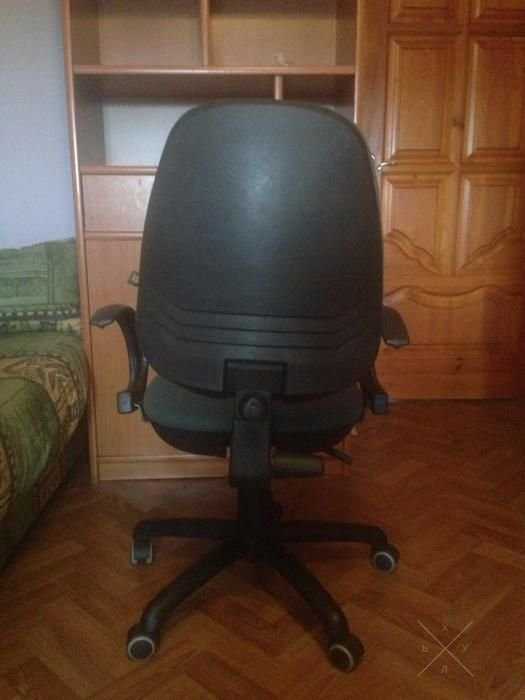 Компьютерное кресло