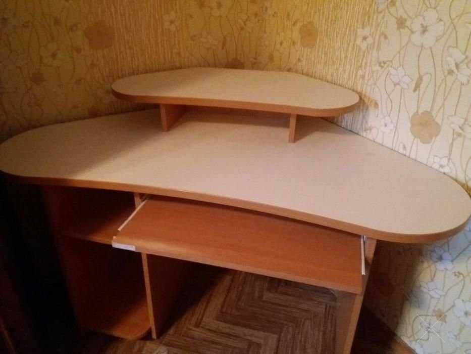 Стол компьютерный