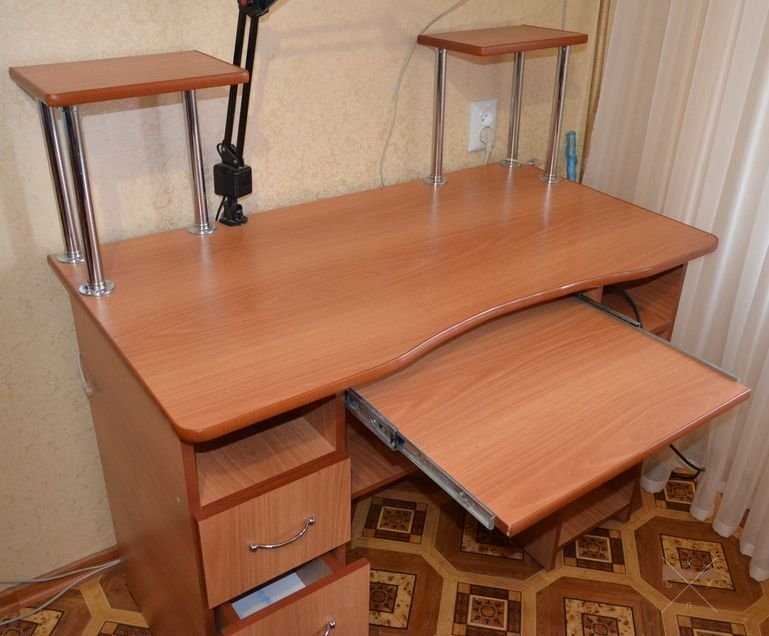 стол компьютерный отличное состояние
