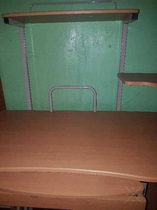 Стол компьютерный