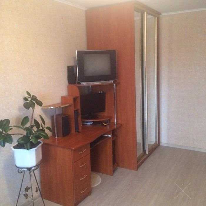 Продам компьютерный стол