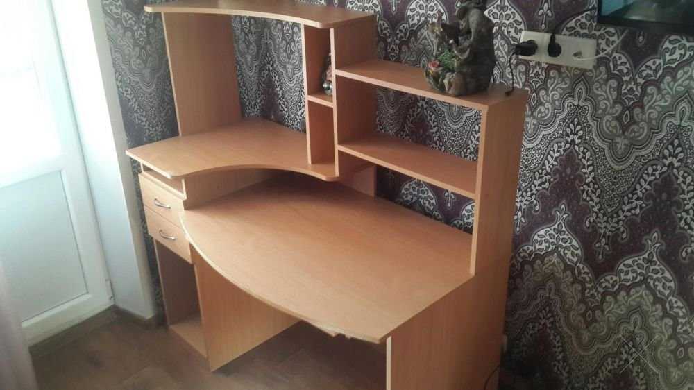 Компьютерный стол