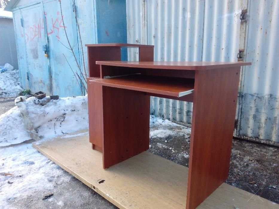 Столы компьютерные офисные