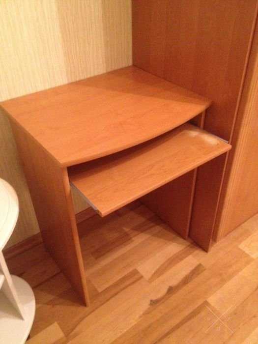 Стол компьютерный