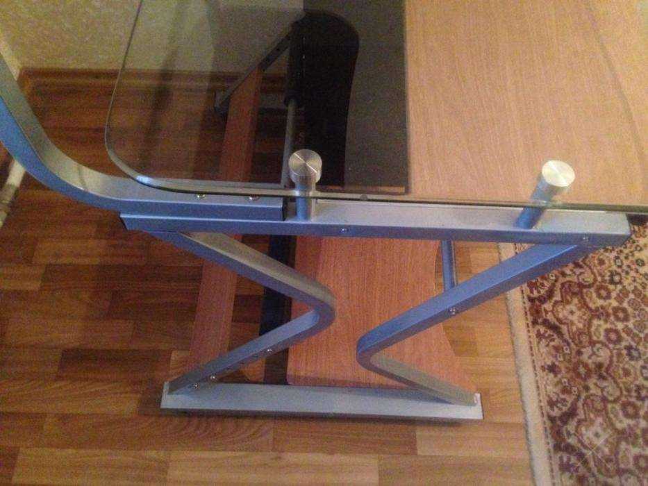 Стол компьютерный