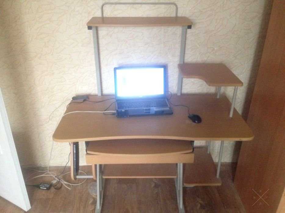 Стол компьютерный