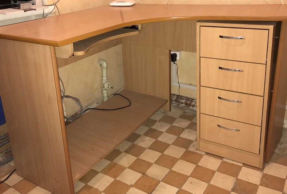 Стол компьютерный