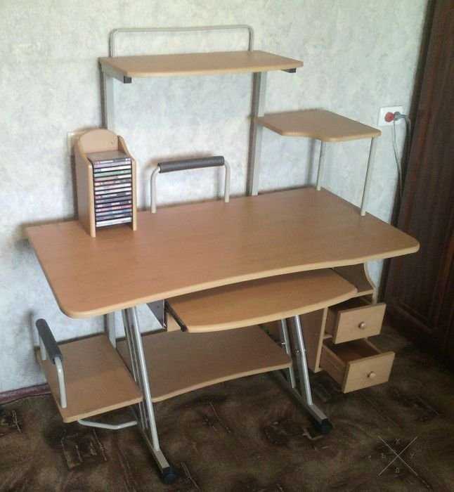 Компьютерный стол