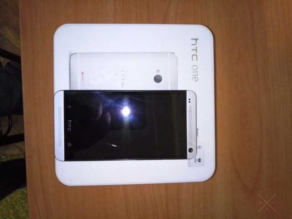 Продам HTC One M7 32gb Silver
