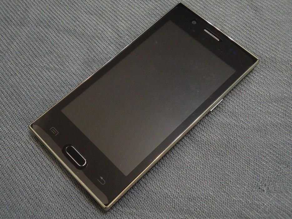 Смартфон Samsung S7 mini [2сим, 4,2 "экран - MP3 - Wi-Fi ]