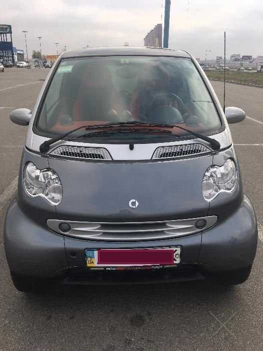 Красивый автомобиль Smart Fortwo, супер состояние, не требует вложений