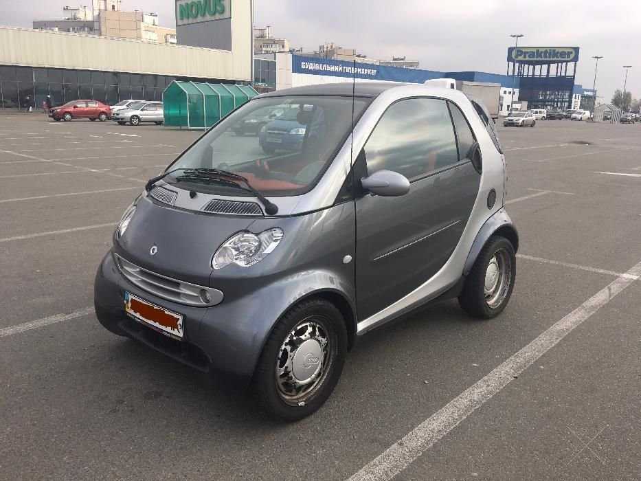 Красивый автомобиль Smart Fortwo, супер состояние, не требует вложений