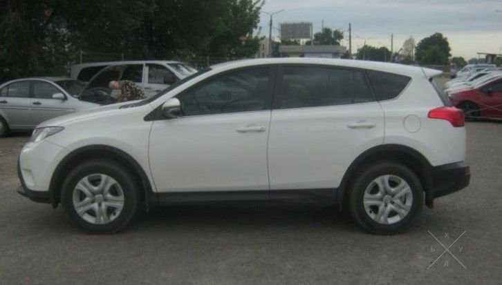 Срочно продам авто Toyota RAV4 2.2 AT Active (4WD)