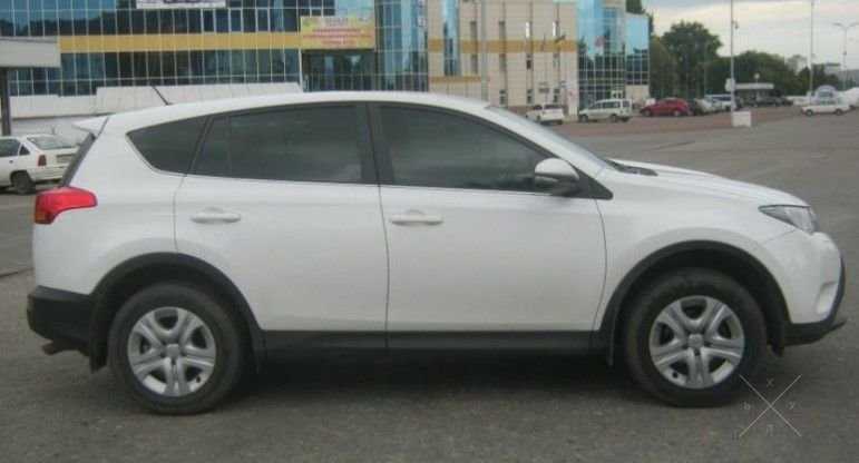 Срочно продам авто Toyota RAV4 2.2 AT Active (4WD)