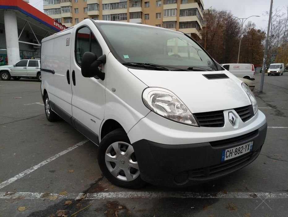 Продам Renault Trafic Extra Maxi Long 2012 год идеал