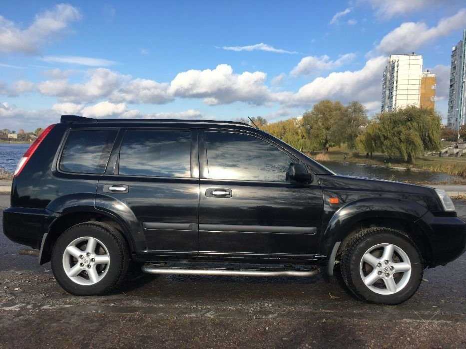 Nissan X-Trail 2,0 черный, МТ, Киев