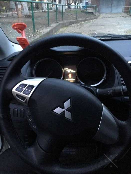 Продаю практически новый Mitsubishi Lancer X 10 2015 года