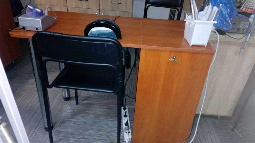 Продам маникюрный стол