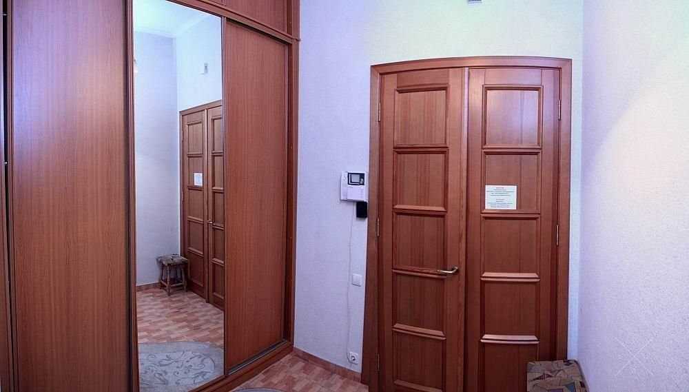 2 кв, ул. Пушкинская 11, метро Театральная