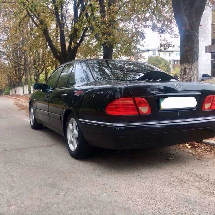 Продам Мерседес Е240