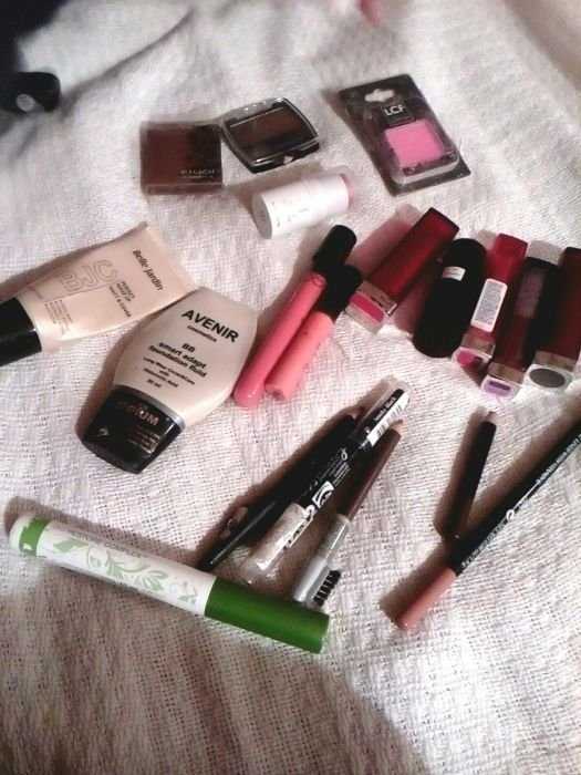 Набор косметики maybellin,e.l.f.,lcf