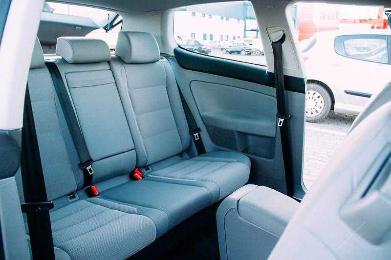 Volkswagen Golf 5 2006 130тис.