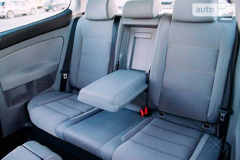 Volkswagen Golf 5 2006 130тис.