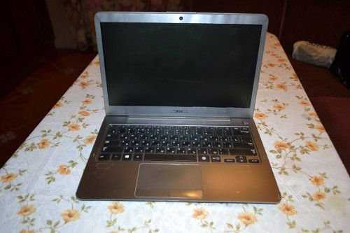 Ноутбук Samsung 530U3 (NP530U3C-A0FRU)