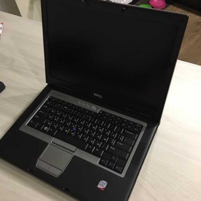 Ноутбук Dell Latitude D830