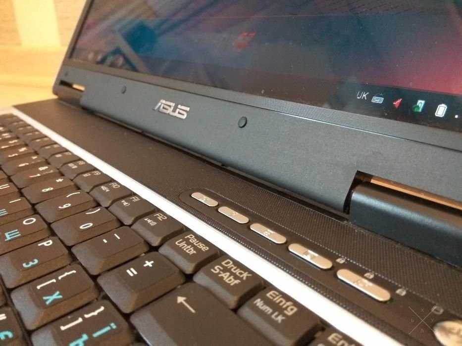 Ноутбук ASUS F3JC Core 2 Duo/2GB/640GB HDD