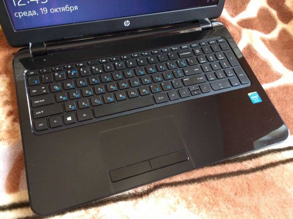 Ноутбук HP 15-r185nd