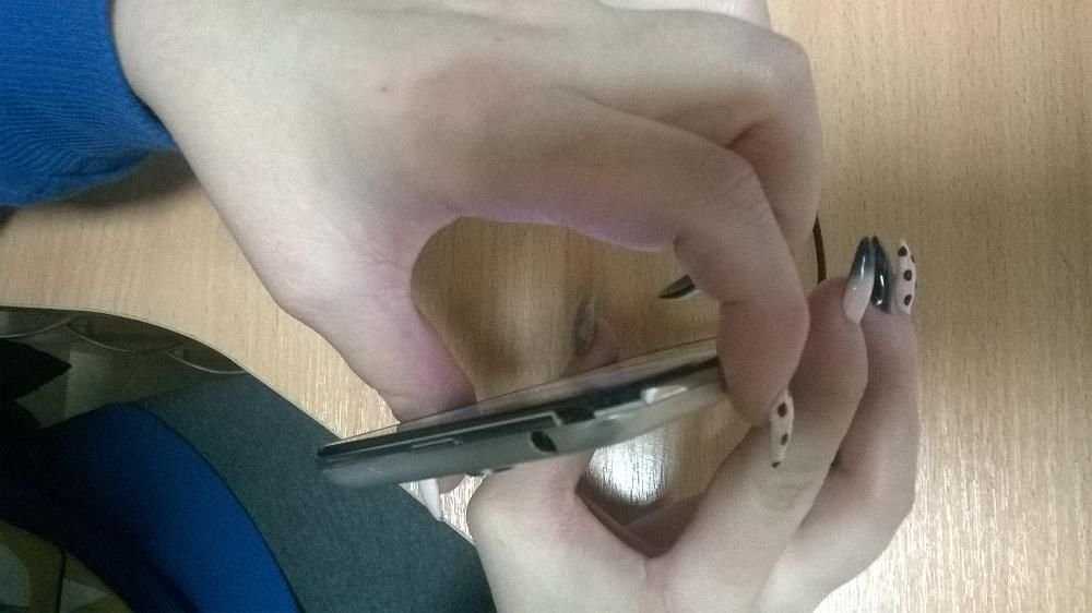 Продам мобильный телефон Lenovo S650