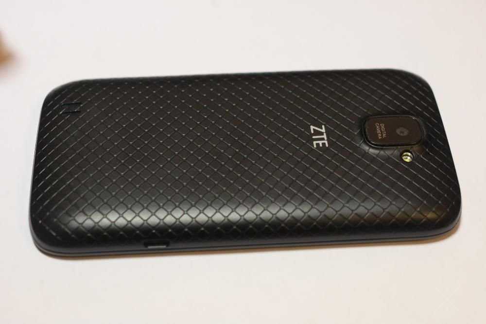 ZTE Z717vl (залочен под оператора)