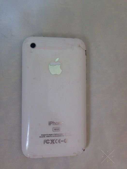 Продам iphone 3GS.